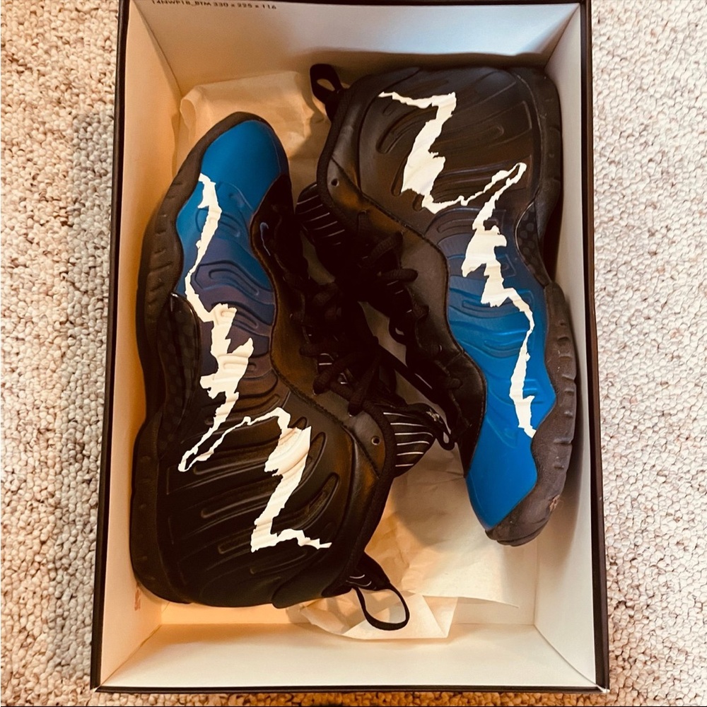 Blue black foamposites.. like new! Have box